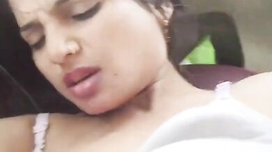 Divorced aunty having car sex with young guy