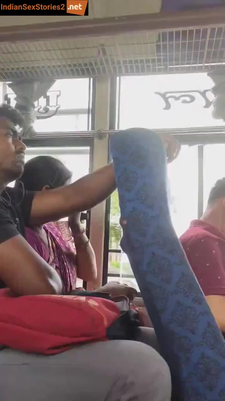 Mallu aunty boobs pressing by co passenger in bus