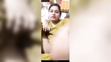 Desi bhabhi showing her pussy juices in video call