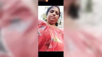 Desi village mom showing bhosda in video call