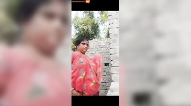 Desi village mom showing bhosda in video call