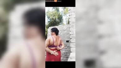 Desi village mom showing bhosda in video call