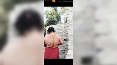 Desi village mom showing bhosda in video call