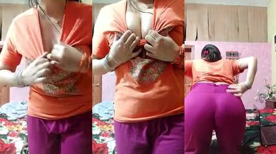 Horny Punjabi milf stripping nude in live whatsapp video