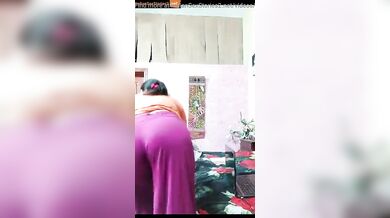 Horny Punjabi milf stripping nude in live whatsapp video