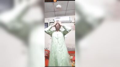 Nerdy college girl dress change naked viral video