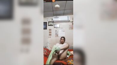 Nerdy college girl dress change naked viral video