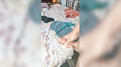 Desi guy nicely sucked by mature padosan aunty