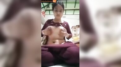 Desi big boobs Bhabhi showing all bur and gaand in video call
