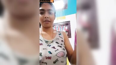 Sexy hostel girl kajal showing her chut while taking bath