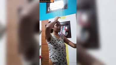 Sexy hostel girl kajal showing her chut while taking bath