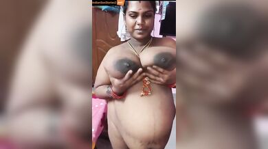 Tamil housewife showing her real tanker boobs