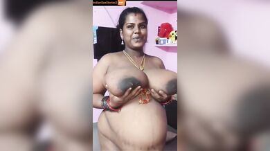 Tamil housewife showing her real tanker boobs