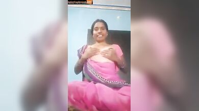 Gujarati bhabhi happily shows all holes in xxx video call