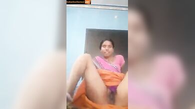 Gujarati bhabhi happily shows all holes in xxx video call