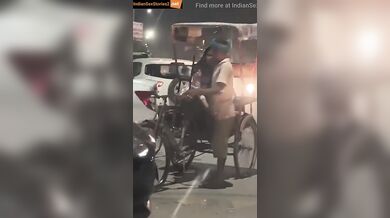 Viral sex video of horny bhabhi giving handjob to rikshawala