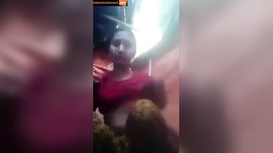 Young village girl fingering her hairy pussy in naked mms