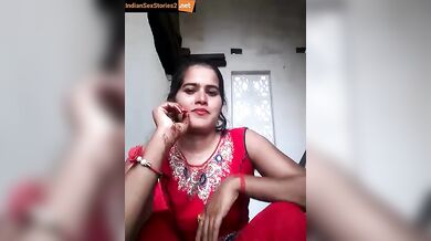 Rajasthani Bhabhi showing hairy armpits and pussy in video call