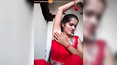 Rajasthani Bhabhi showing hairy armpits and pussy in video call