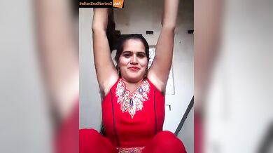 Rajasthani Bhabhi showing hairy armpits and pussy in video call