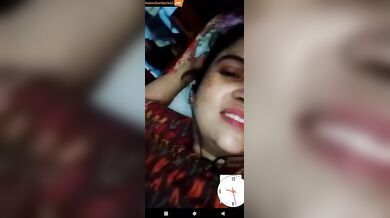 Mature unsatisfied aunty showing her bur online