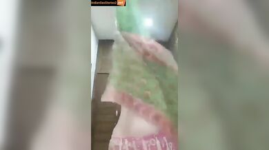 Tanker boobs pune housewife showing boobs in xxx selfie