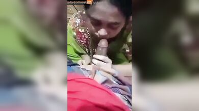 Hot bangla wife sloppy lund sucking mms