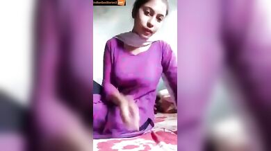 Sexy mms of young girl showing her chut (brinjal fucking)