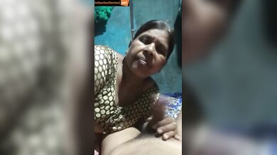 Mature chachi sucking on thick desi lund