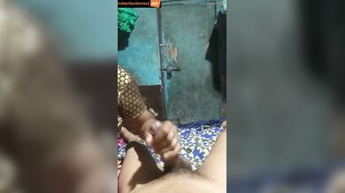 Mature chachi sucking on thick desi lund