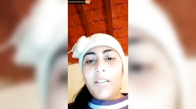 Sexy Punjabi girl fuddi and boond show in video call