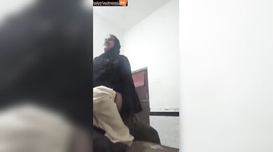 Hijabi muslim Bhabhi fast cock riding fuck video