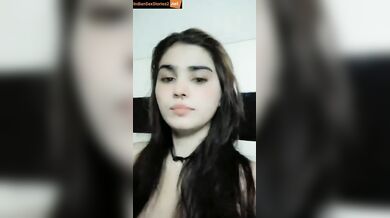 Hot pakistani tiktoker showing saggy boobs and wet chut