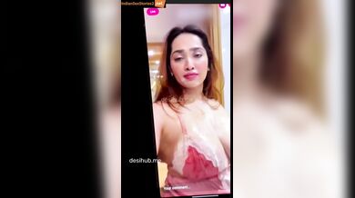 Aditi mistry big boobs viral video (live chat)