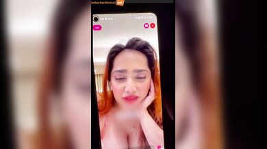 Aditi mistry big boobs viral video (live chat)