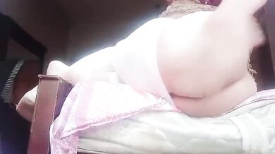 Pakistani Bhabhi showing her gaand in nude tiktok video