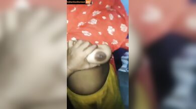 Dehati widow mami papaya sized boobs pressing video