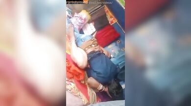 Desi callgirl fucked in running truck!