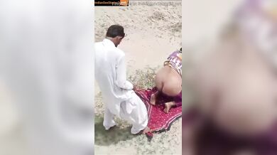 Desi Pakistani mms of big ass randi fucked outdoor