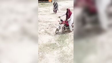 Desi Pakistani mms of big ass randi fucked outdoor