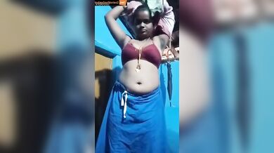 Hot kannada village Bhabhi showing naked body in mms