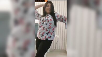 Punjabi milf hot dance and lund sucking video