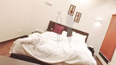 Smriti jain hotel guard viral dare video