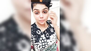 Hot bhabhi showing her tanker boobs in sexy selfie