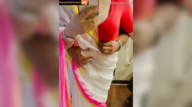 Hot aunty boobs pressing sexy mms