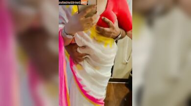 Hot aunty boobs pressing sexy mms