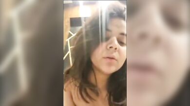 Pakistani Bhabhi naked pussy exposed in call