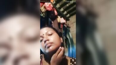 Adivasi village lady finger fucking in video call