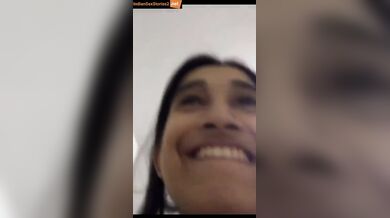 Kunwari desi girl showing her hot pussy in video call