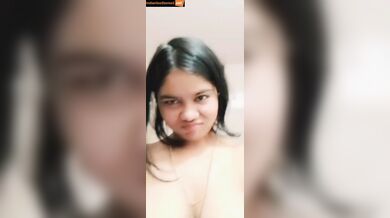 Chubby boobs girlfriend showing hairy pussy to lover